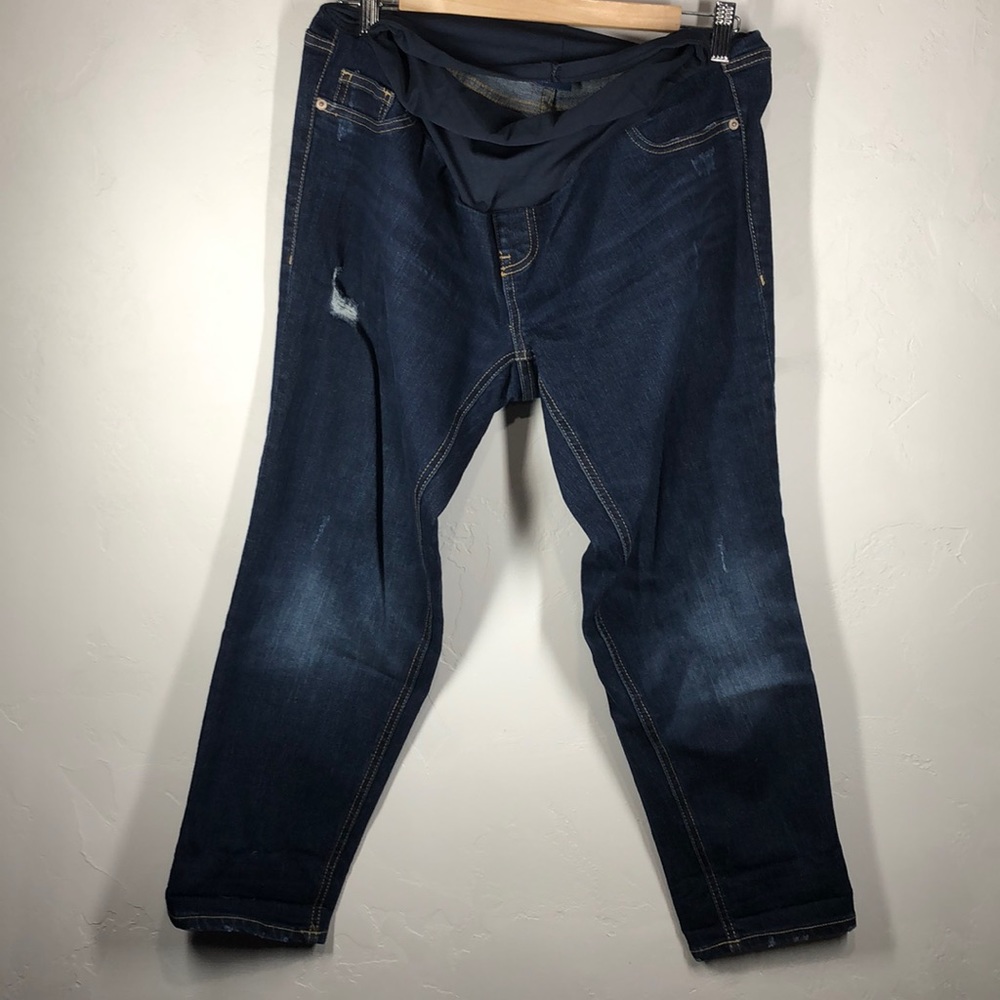 Old Navy Maternity Boyfriend skinny jeans size 6